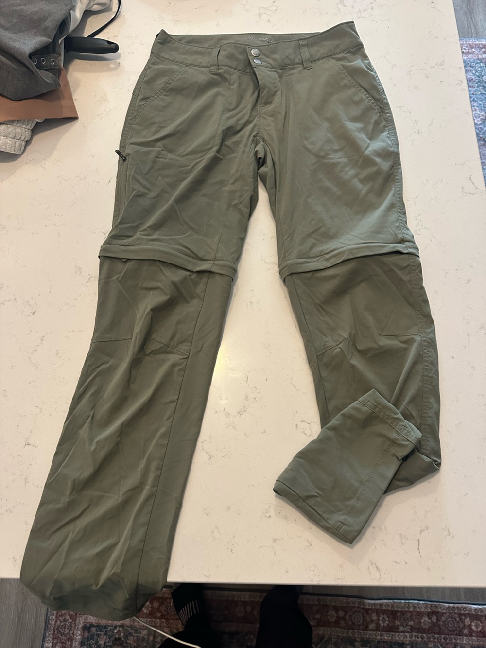 Columbia Women's Cargo Pants in Olive